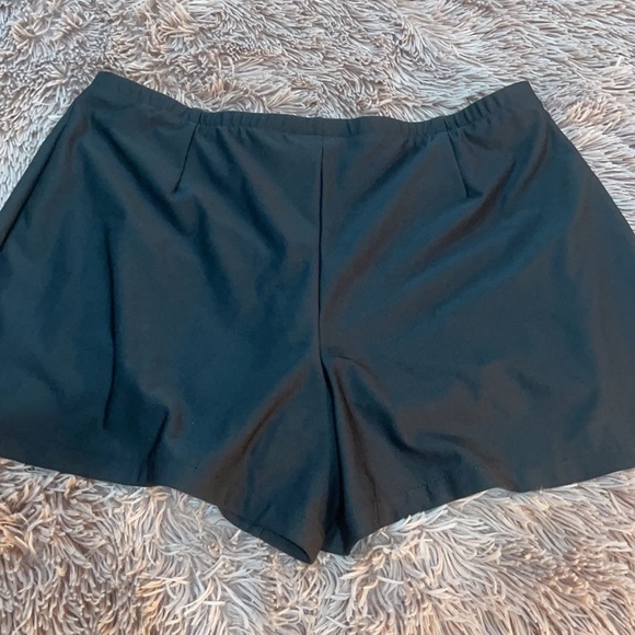 Women’s Nike shorts - Picture 3 of 3